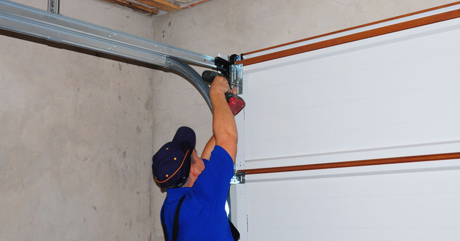 Garage Door Repairman In Syracuse New York